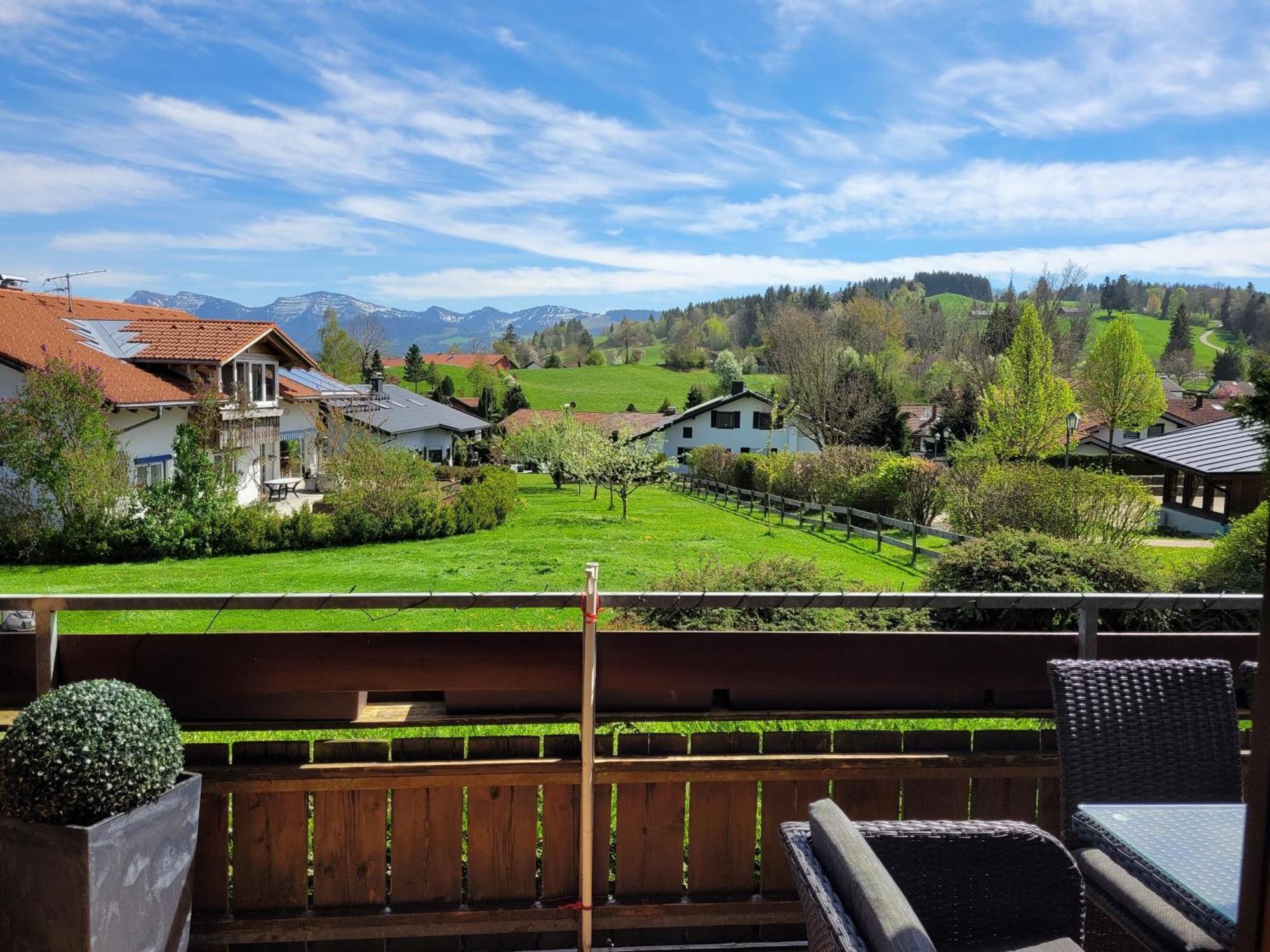 Lindners Hideaways - Bergnest Lodge - Bergblick Fewo 6 Pers Balkon Garten Hund Ski Unterkunft Luftkurort Oberreute Naehe Buchenegger Wasserfaelle Eistobel Bodensee Eksteriør bilde