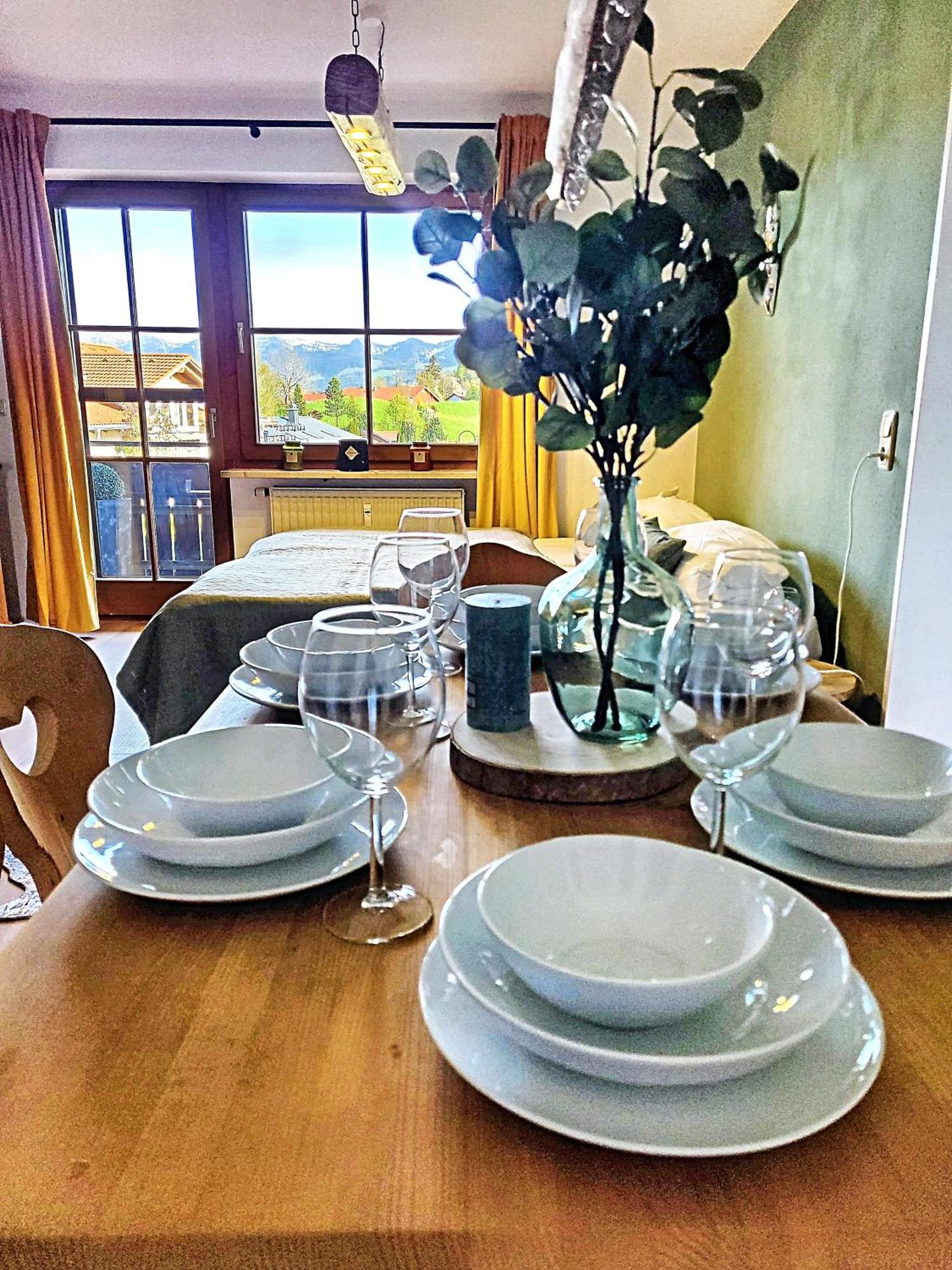 Lindners Hideaways - Bergnest Lodge - Bergblick Fewo 6 Pers Balkon Garten Hund Ski Unterkunft Luftkurort Oberreute Naehe Buchenegger Wasserfaelle Eistobel Bodensee Eksteriør bilde